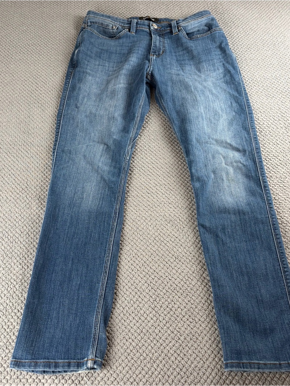 Men's Du/er Denim Jeans in Medium Blue l2x relaxed taper 33x32